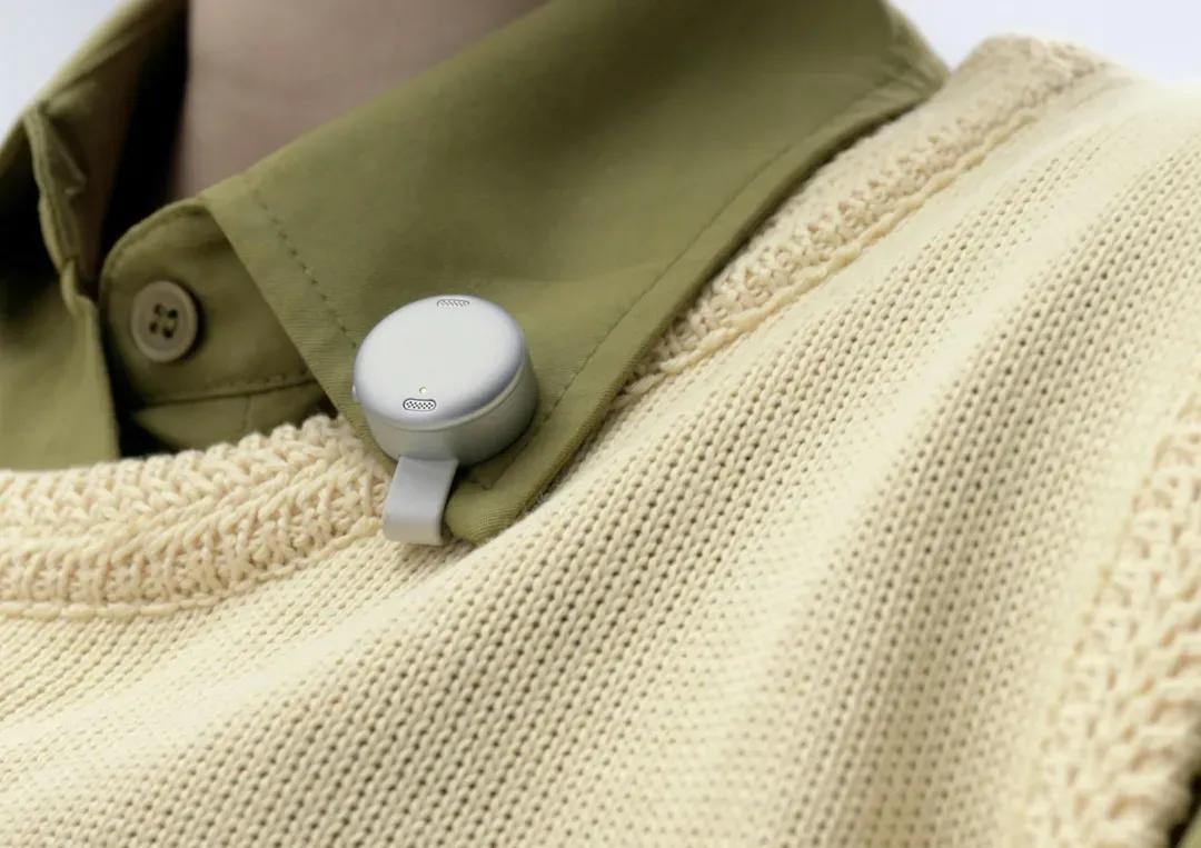 飞书史上第一次硬件合作，和安克创新做了一款「AI录音豆」